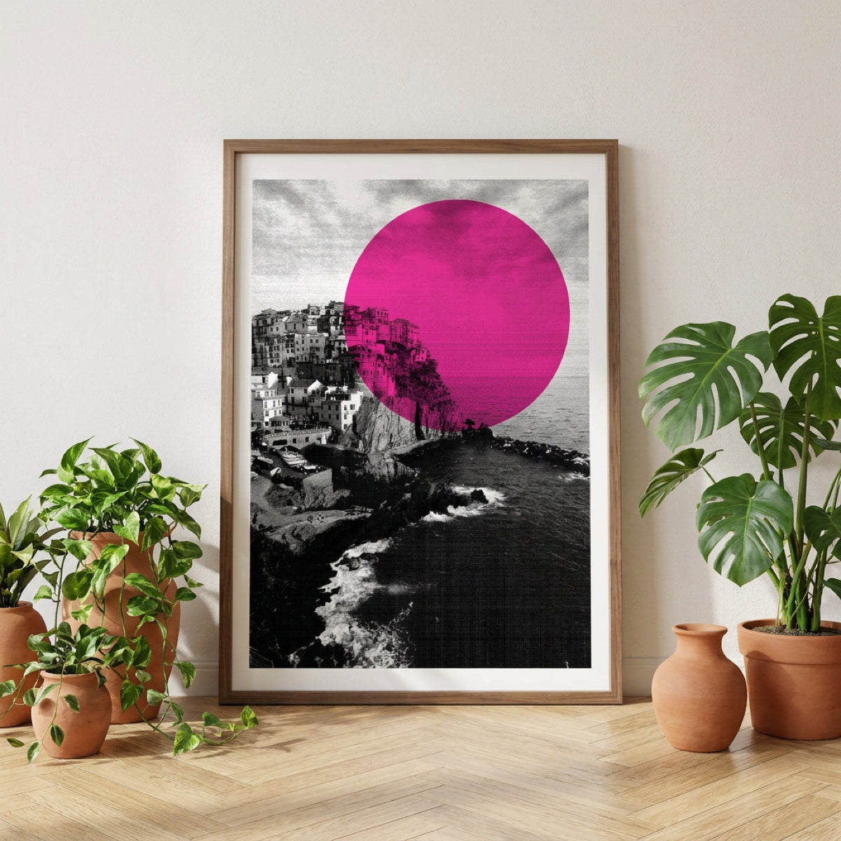 Print Manarola Cinque Terre Siebdruck Neonpink im Holzrahmen