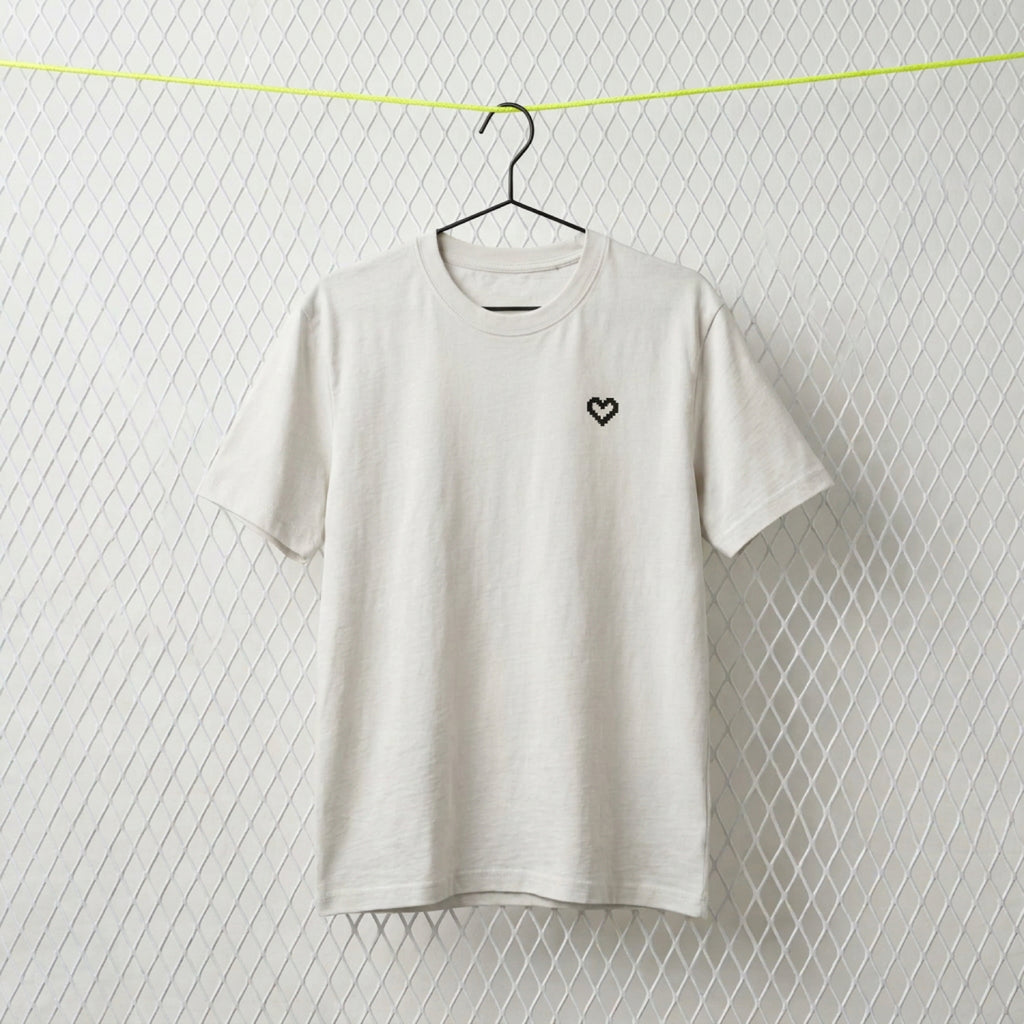 T-Shirt WEST LIEBE Pixelherz vorne